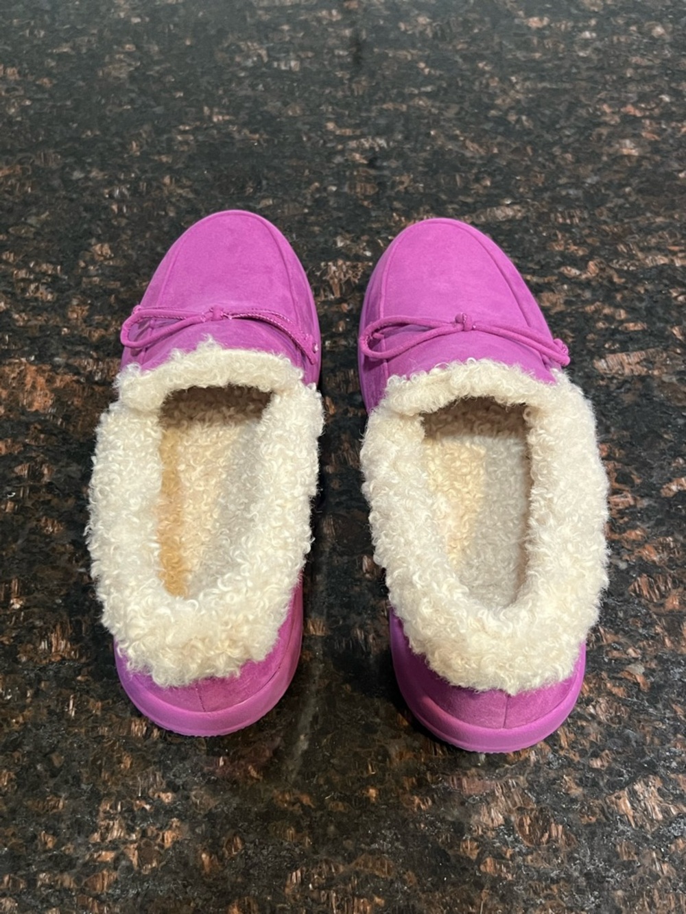 Vionic Women's Fuchsia Suede Slip-On Slippers with Sherpa - Size 10 - NWT - Picture 2 of 5